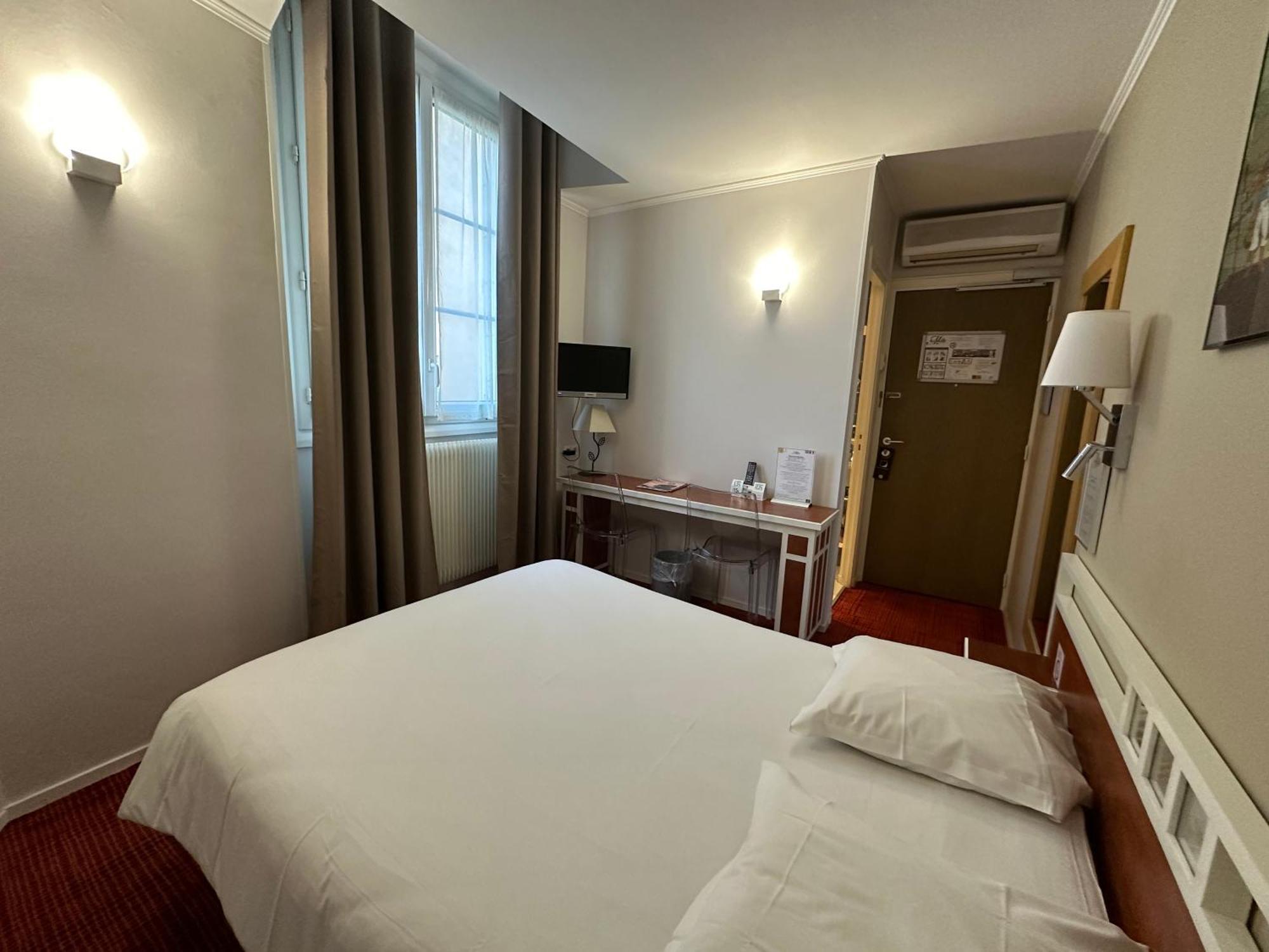 Logis Hotel Restaurant Le Monarque Blois Zewnętrze zdjęcie